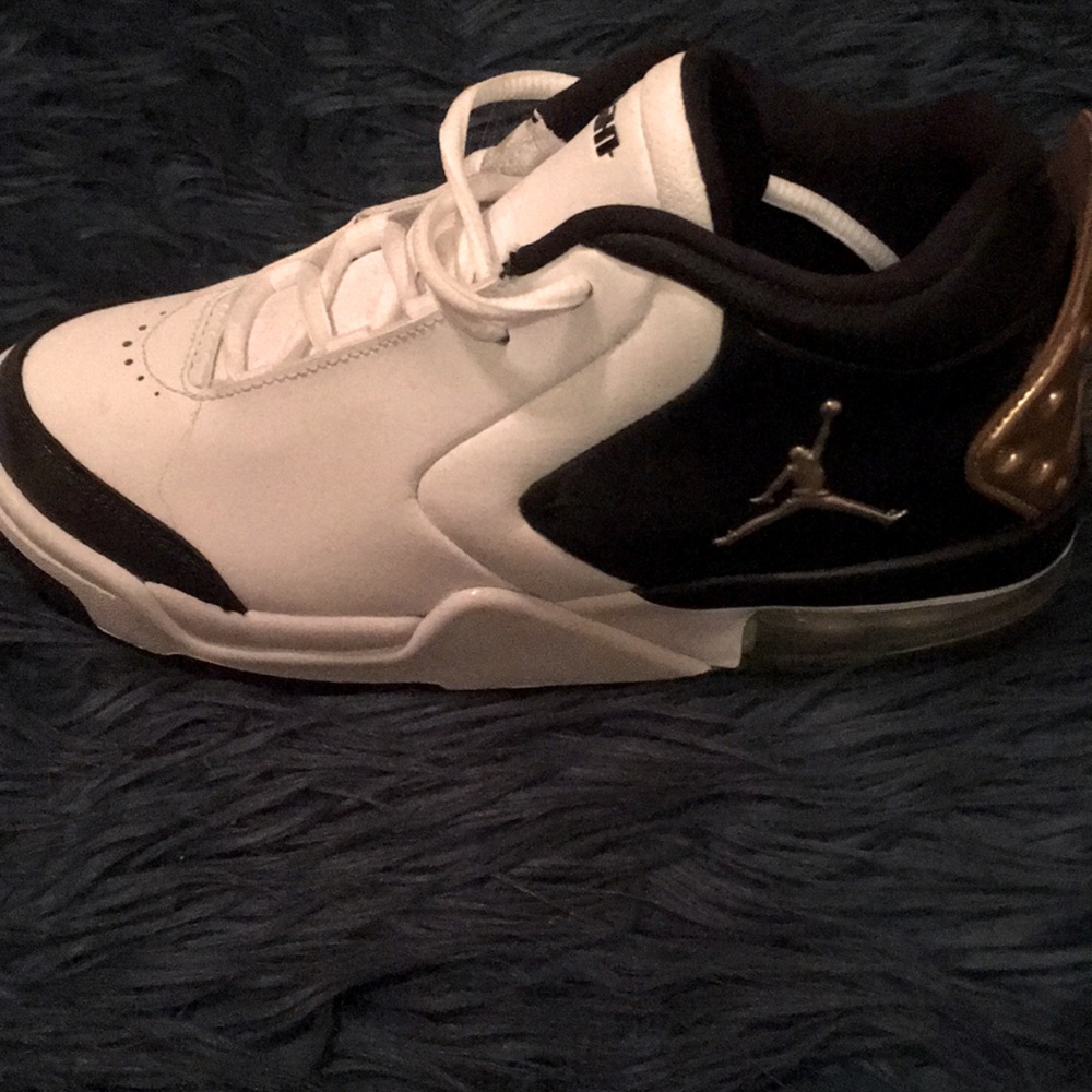 Big kids size 4 Jordan’s